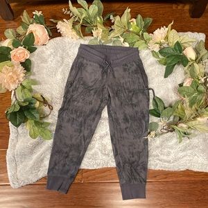 Old Navy activewear joggers for unisex size extra small in gray